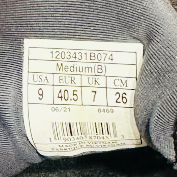 Brooks Glycerin 19 women’s black w/ rose color accent athletic/running shoe sz 9 - Picture 14 of 15